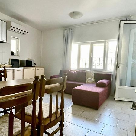 Apartmani Mauro Sa Terasom Crikvenica Exterior photo